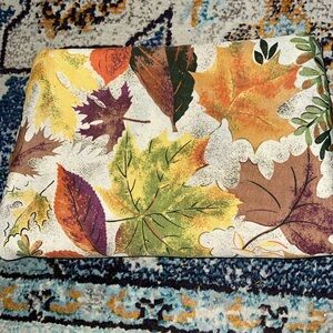 Avon Vintage Harvest Leaves collection tablecloth VGUC
